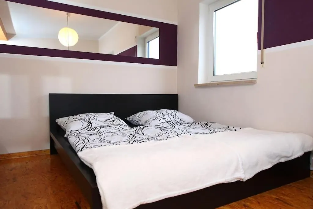 Stylish 3 Bedroom Apartment Norimberk
