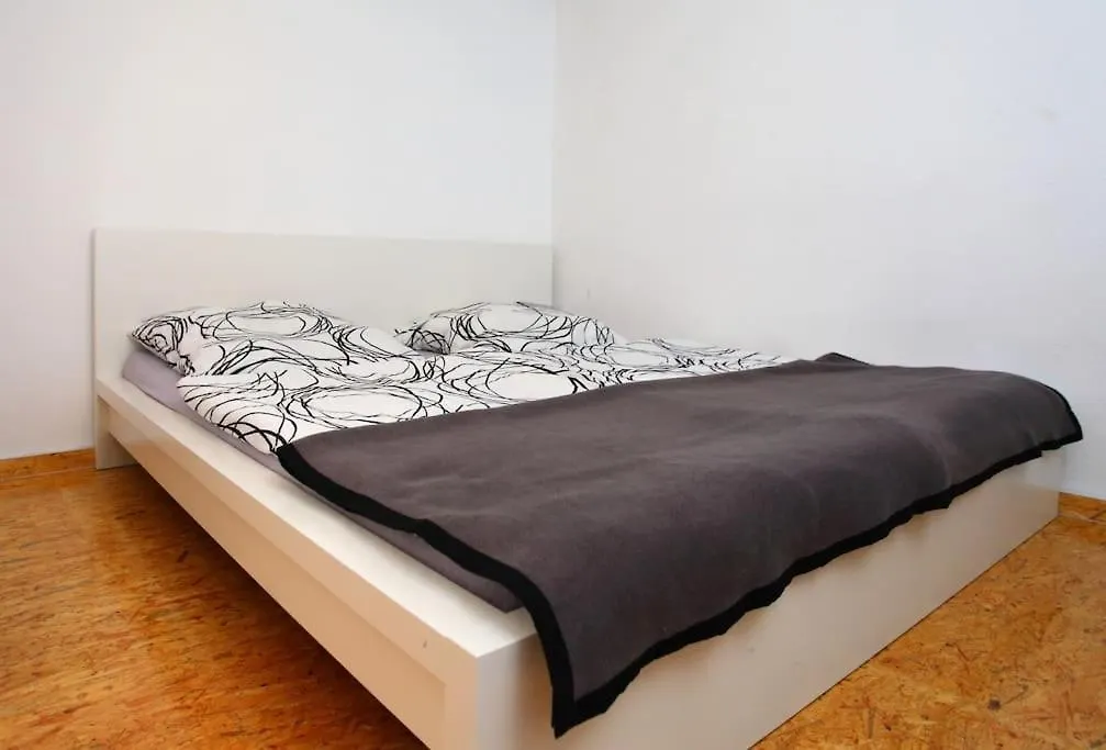 Stylish 3 Bedroom Apartment Norimberk