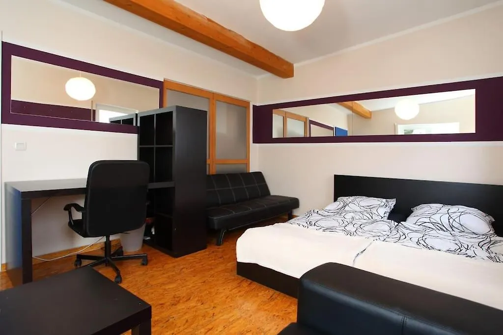 Stylish 3 Bedroom Apartment Norimberk 0*,